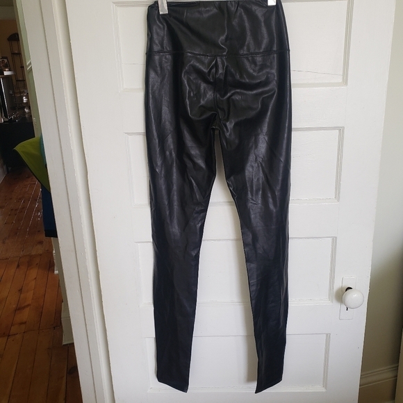 Aritzia WILFRED FAUX VEGAN LEATHER DARIA LEGGING PANTS BLACK SIZE XS - Picture 9 of 14